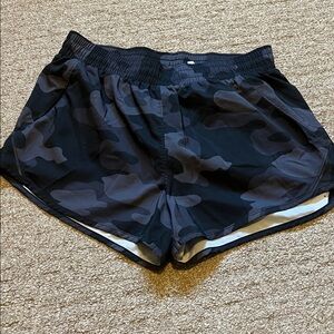 All in Motion Black and Gray Camo Athletic Shorts Size Medium